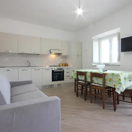 Tatil Evi Beautiful In With Kitchen Montecorice
